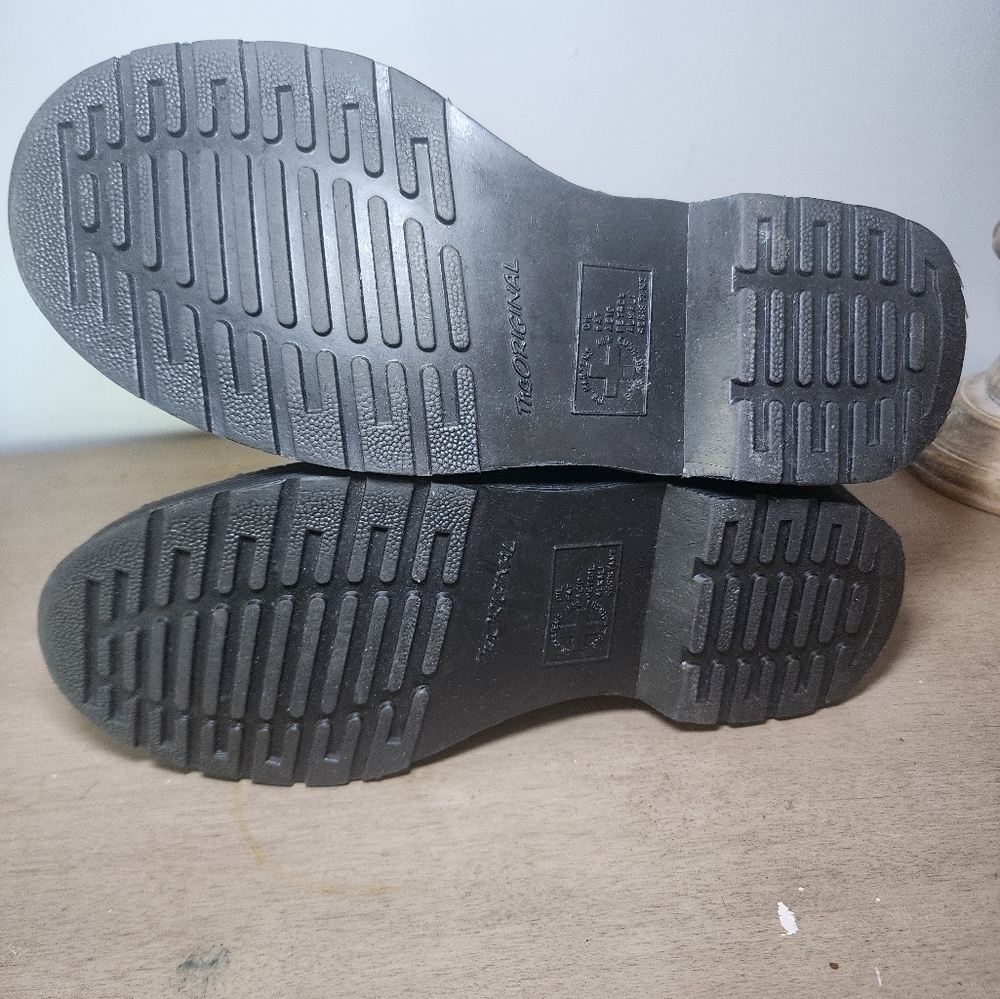 Dr. Martens AirWair CORALIE quilted leather boots black size 6 - Picture 9 of 12